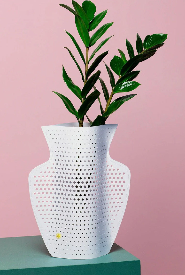 White paper vase Octaevo, "Cyano"