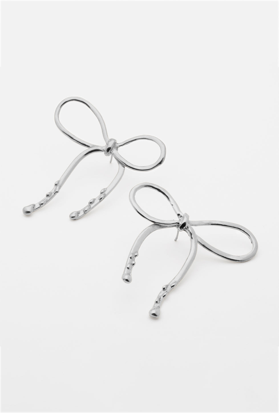 Aretes Knotted