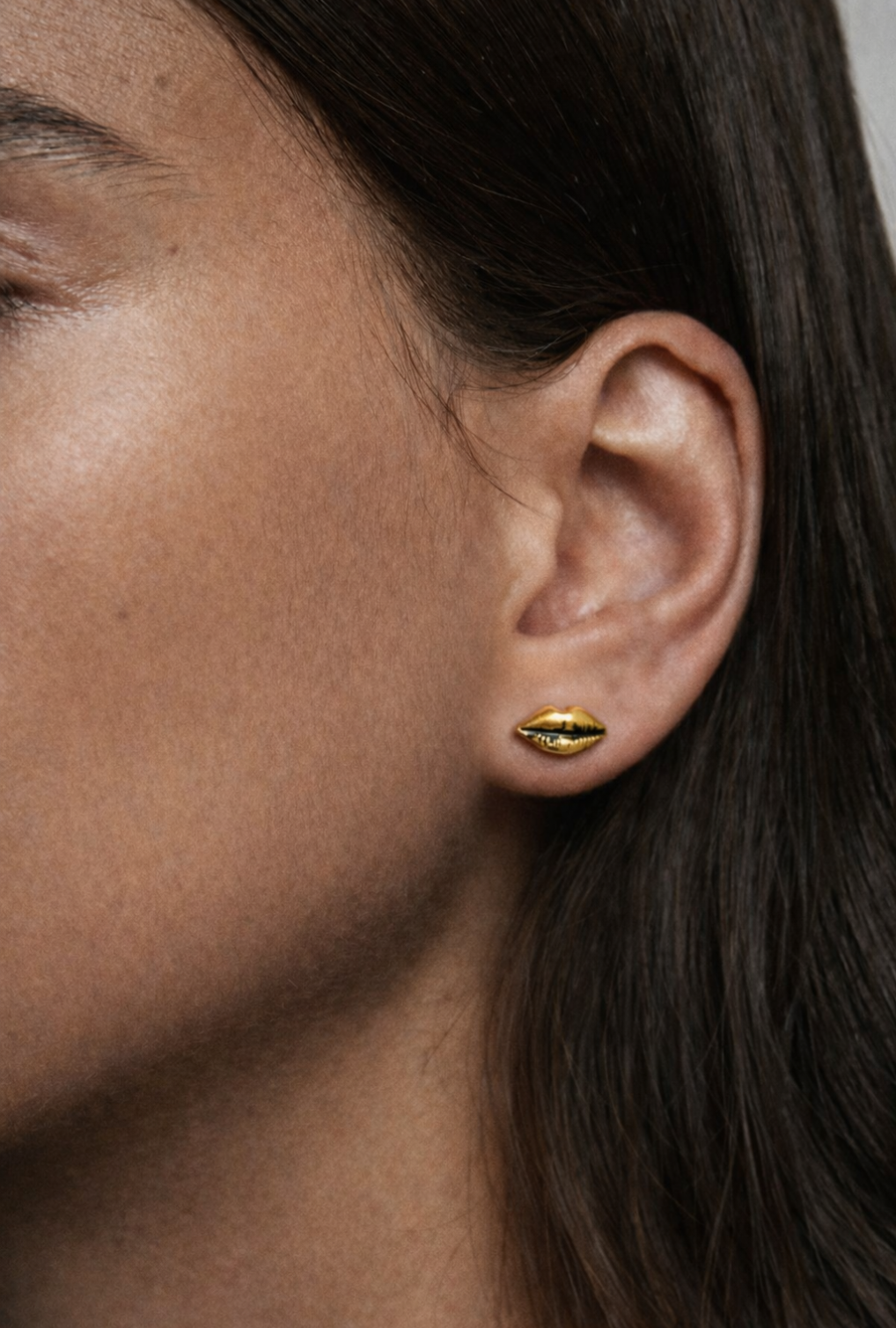 mini arete con forma de ojo, mini arete con forma de nariz, mini arete con forma de labios, mini arete de plata, mini arete dorado, plata .925, chapa de oro 24k, mini arete para piercing, stud, mini arete, arete para mujer, arete para hombre, diseño mexicano, marca mexicana, hecho a mano, hecho en México