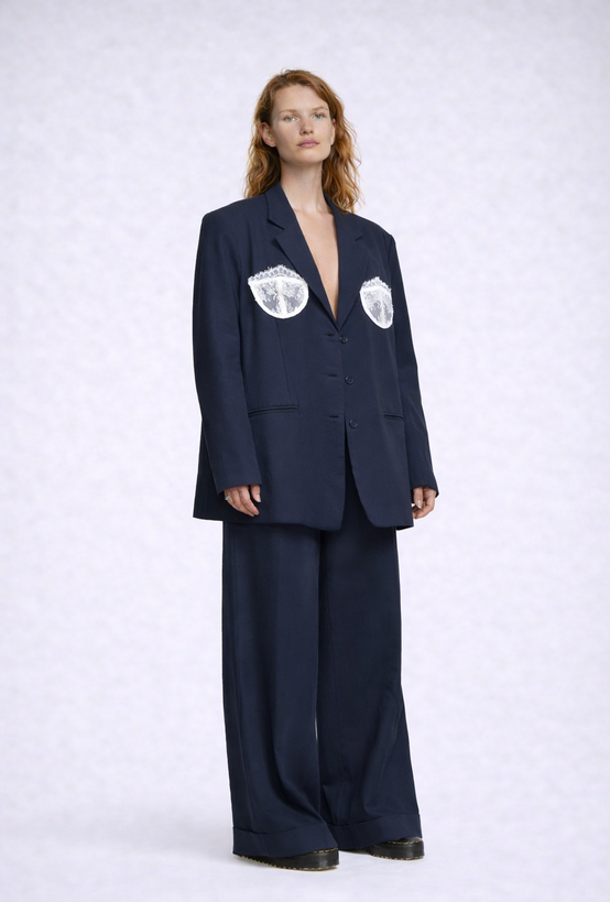 blazer oversized, blazer moderno, blazer decorado con copas de brassier, blazer con hombreras, blazer para mujer, blazer para hombre, regalo para mujer, regalo para hombre, diseño mexicano, marca mexicana, hecho en México, hecho a mano