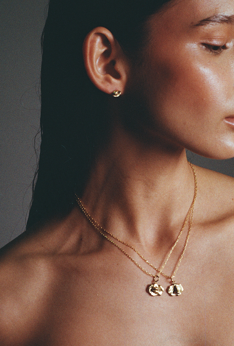 cadena delgada con dijo en forma de ojo, cadena delgada con dije en forma de nariz, cadena delgada con dije en forma de labios, cadena de aleación con chapado de oro 24k, cadena de plata .925, cadena para mujer, cadena para hombre, diseño mexicano, marca mexicana, hecho a mano, hecho en México