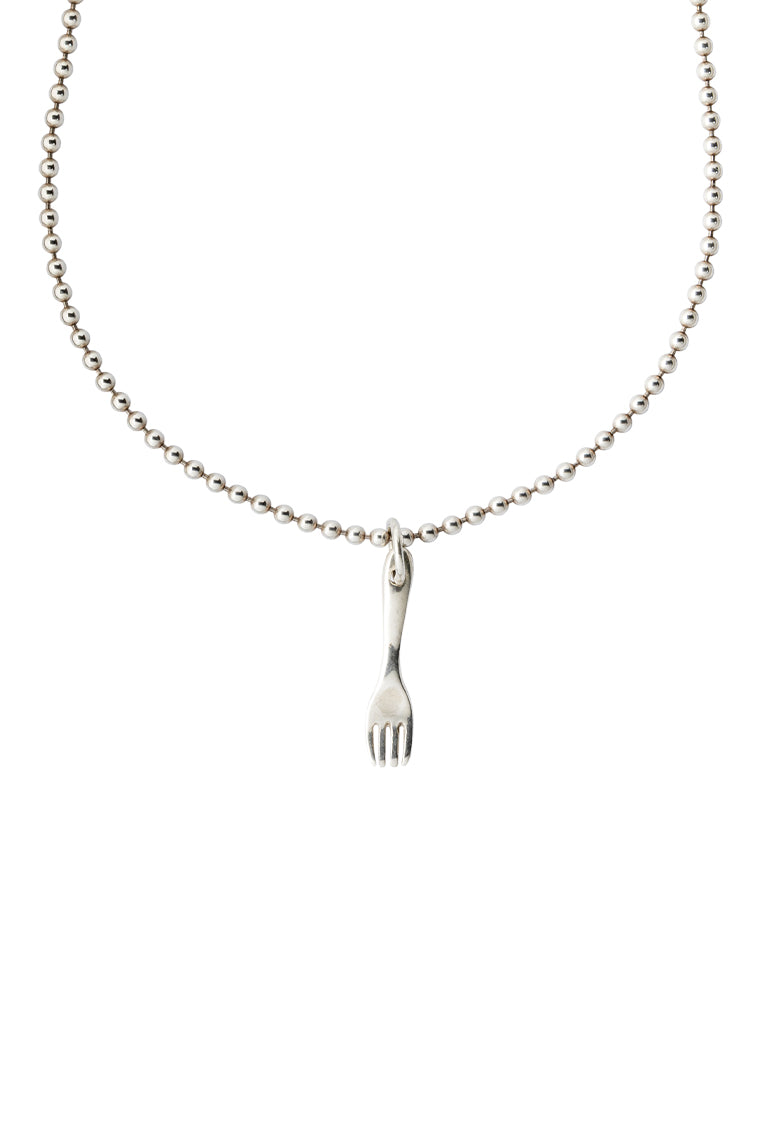 collar cadena delgada de plata, collar con charm de cubiertos de plata, collar de plata, diseño mexicano, hecho a mano, hecho en México, collar con charm de cuchara, collar con charm de tenedor, collar con charm de cuchillo, hecho en plata
