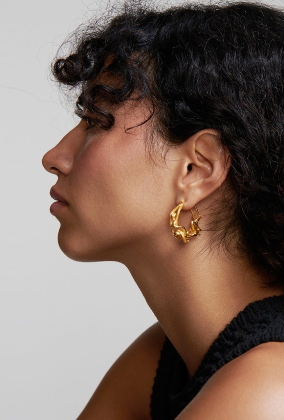 arracadas con figuras humanas, arracadas grandes, hoops, aleación de latón, chapado de oro 24k, chapado de plata, aretes para mujer, aretes para hombre, diseño mexicano, hecho en México, hecho a mano